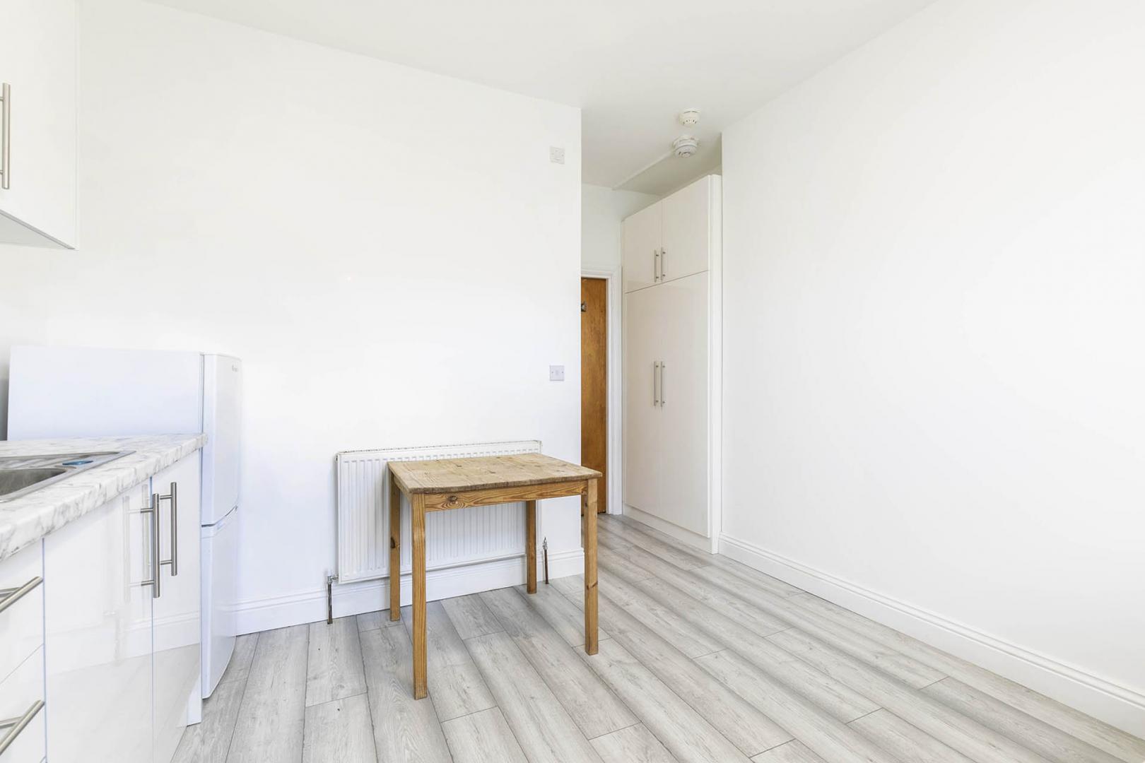 Modern Apartment Callcott Road, Kilburn